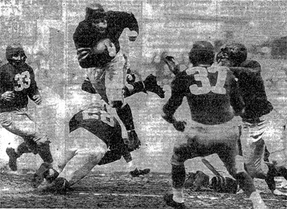 Norm Standlee scores Bears TD.